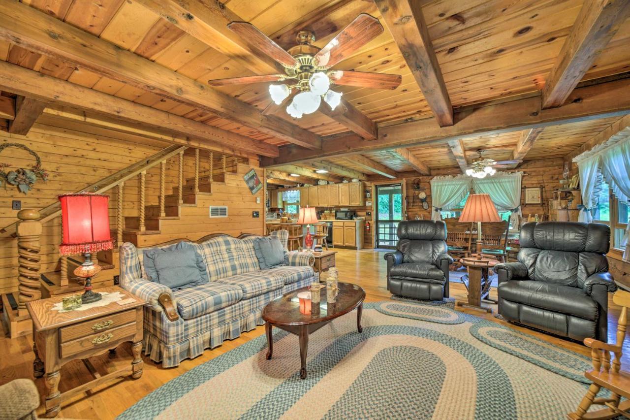 Scenic Creekside Cabin With Wraparound Porch! Villa Highlands Exterior photo